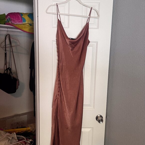 BLOGGERS FAVE! ZARA COPPER SATIN EFFECT Buttoned Slip Midi Dress - Picture 1 of 3